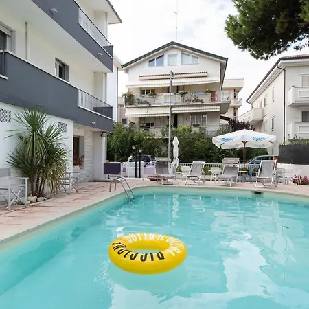 Consul - Family מלון