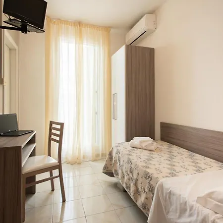 Consul - Family מלון