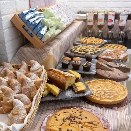 Consul - Family מלון 3*