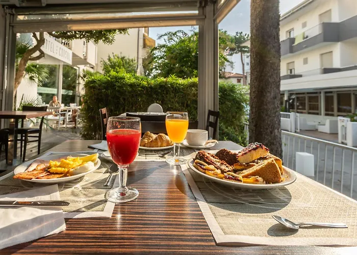 Otel Consul - Family 3*