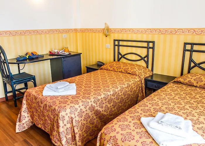 Отель Consul - Family